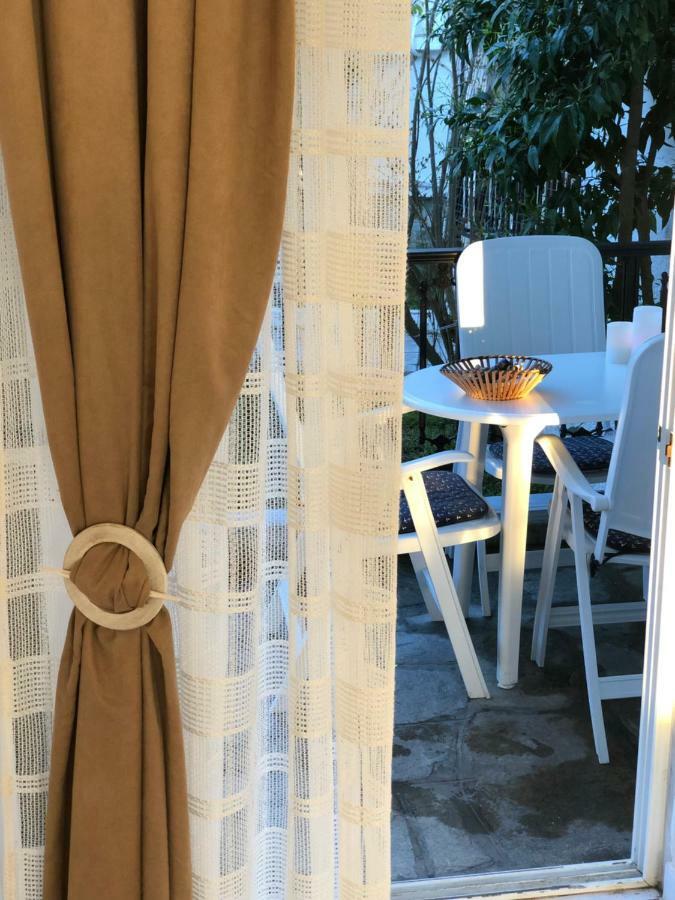 Seafront Maisonette In Holiday home *