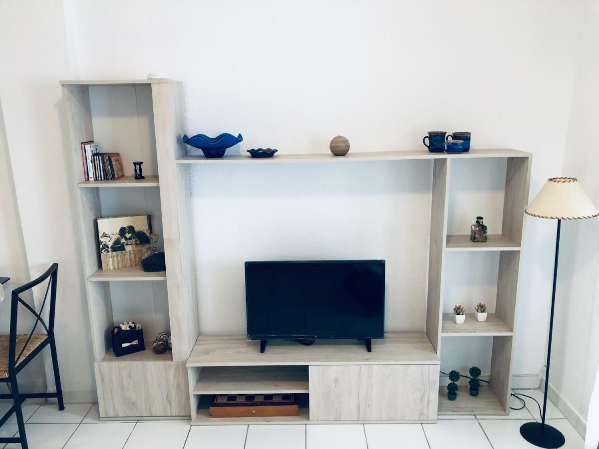 Holiday home Seafront Maisonette In *