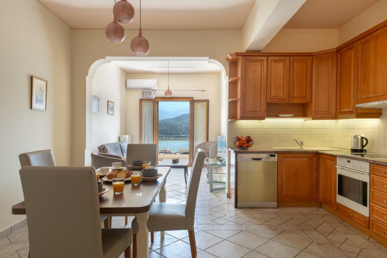 Alexandra's Cozy Sea View Apartment