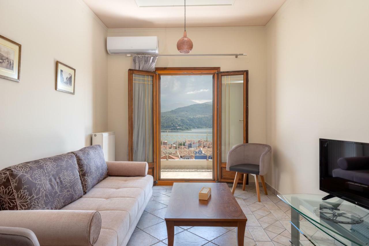 Alexandra's Cozy Sea View Apartment