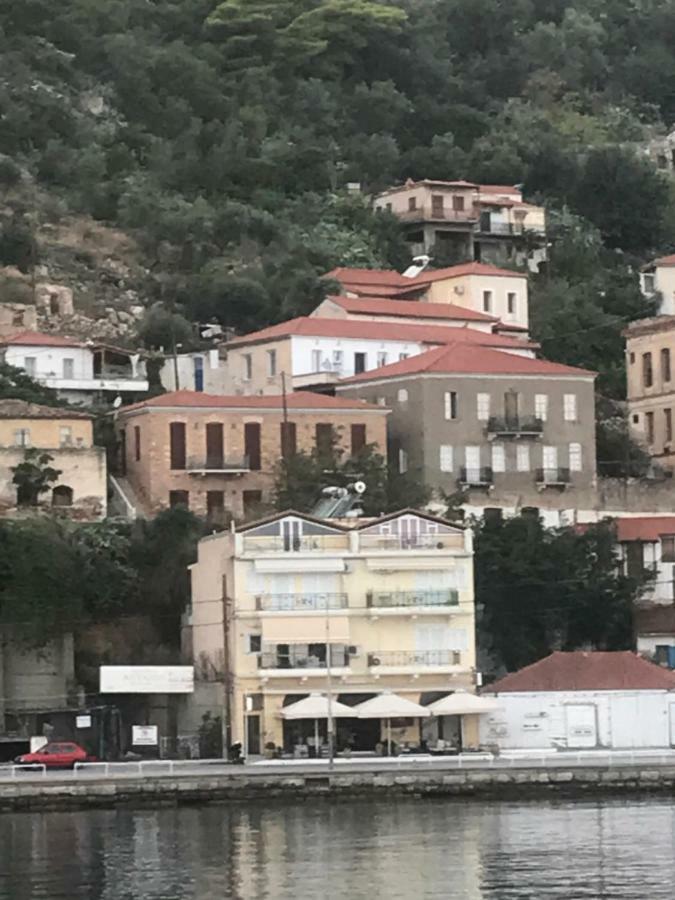 Casa Laryssiou Holiday home *