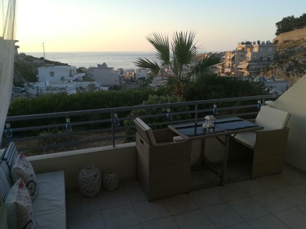 Sea View Cozy Near Center Of Town Apartment