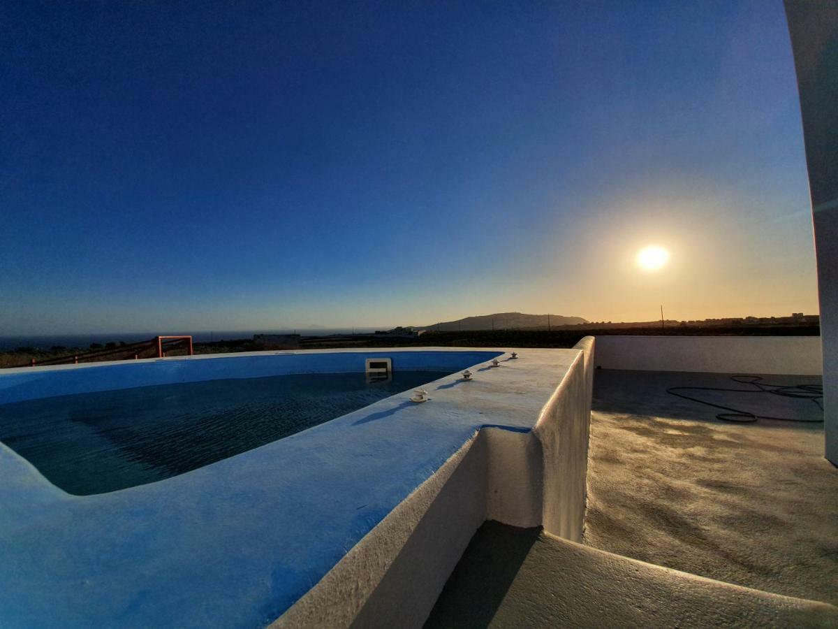 Villa Therme Athena Emporio (Santorini)