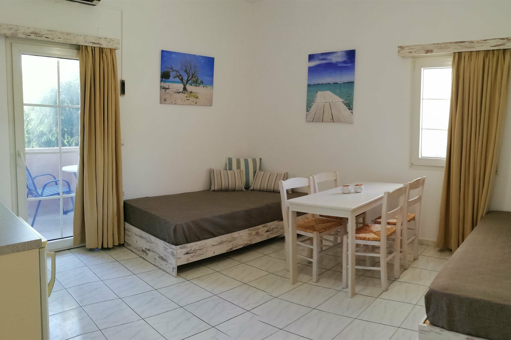 Erato Hotel
