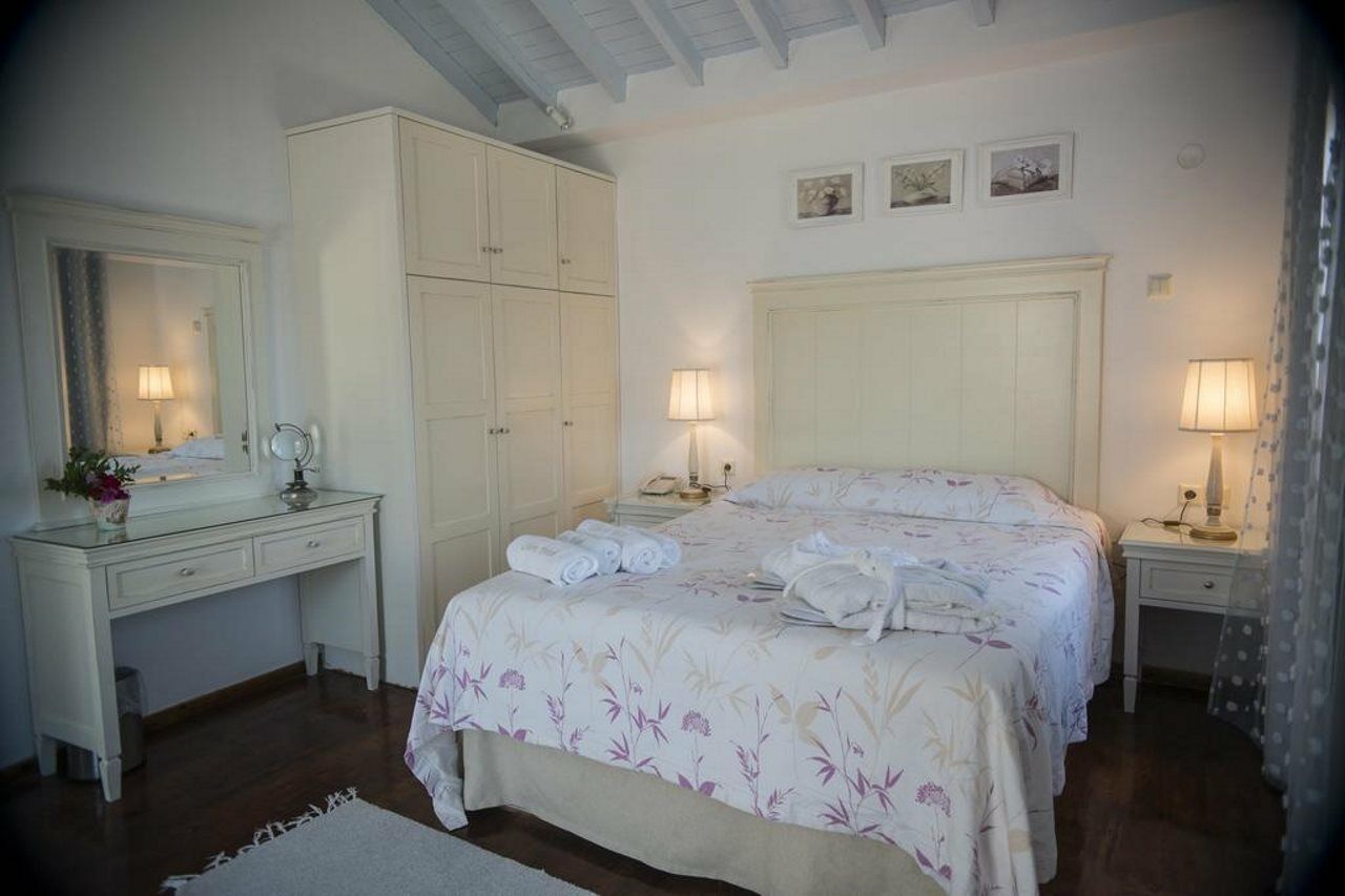 Hotel Clara Petra (Lesbos)