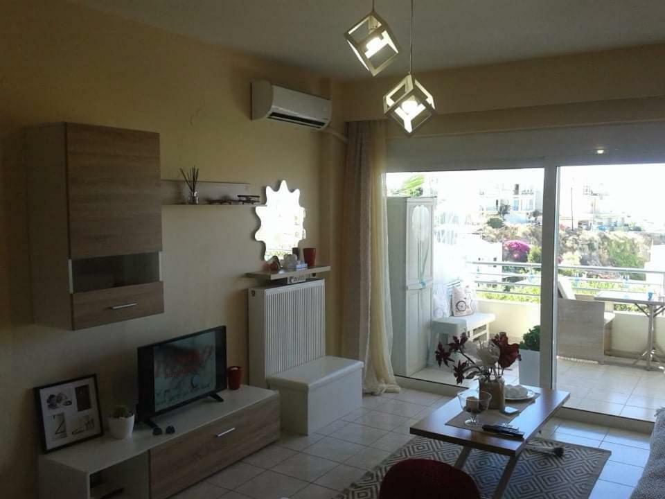 Apartment Sea View Cozy Near Center Of Town