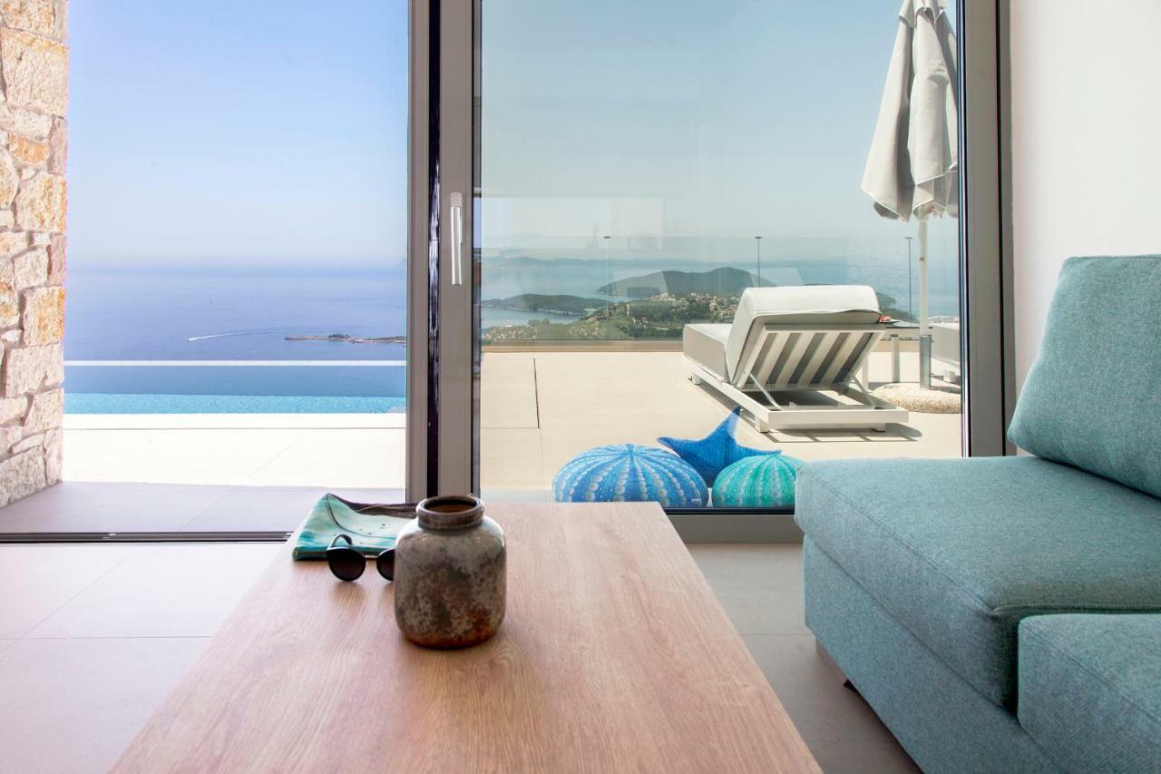 Sunset Villa *