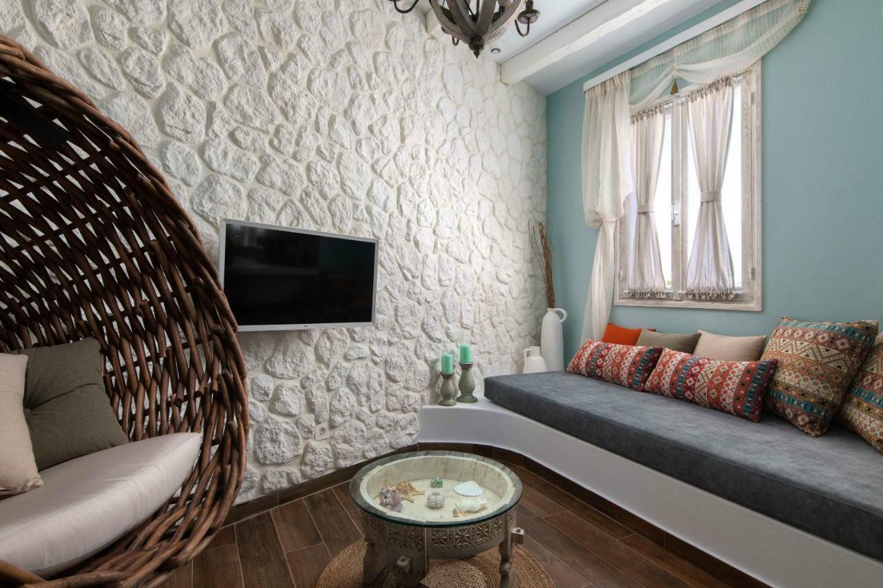 Casa Pietra Luxury Traditional House *