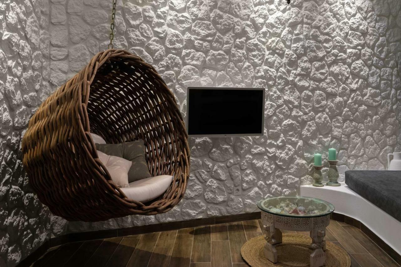 Villa Casa Pietra Luxury Traditional House *