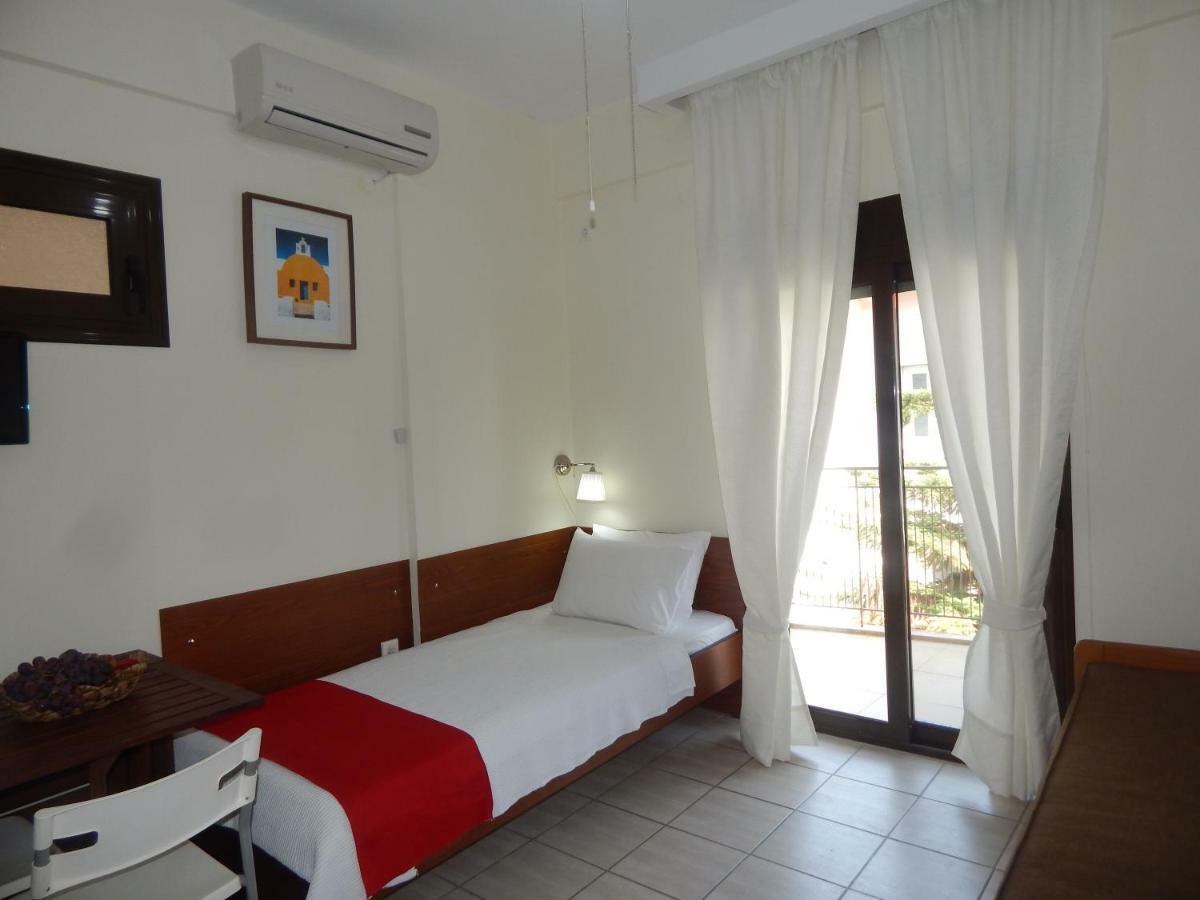 Kripis Studio Apartment Pefkochori