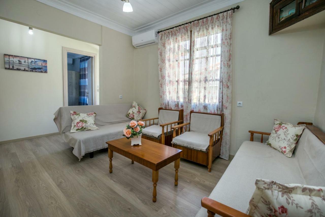 Sotiria's House Holiday home *