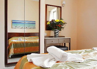 Leonidas & Aparthotel 3*