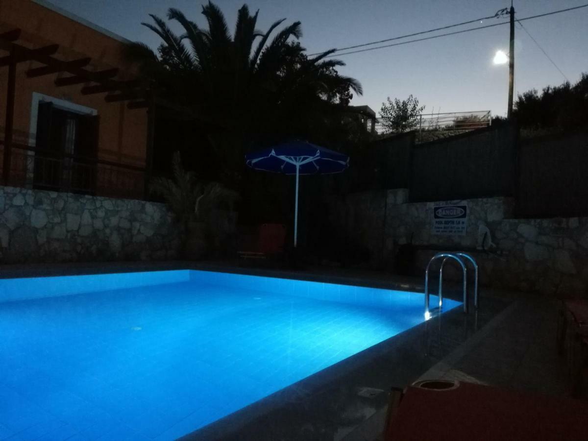 Kostas * Almyrida (Crete)