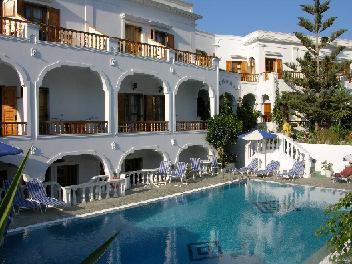 Armonia 3* Kamari (Santorini)