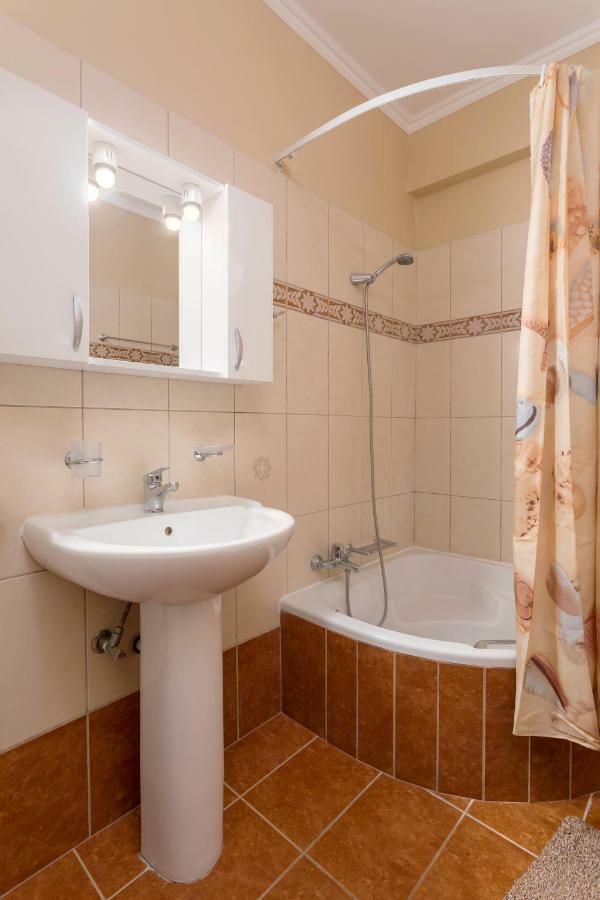 Apartment Venetico Beachfront & - 2 Bedroom *