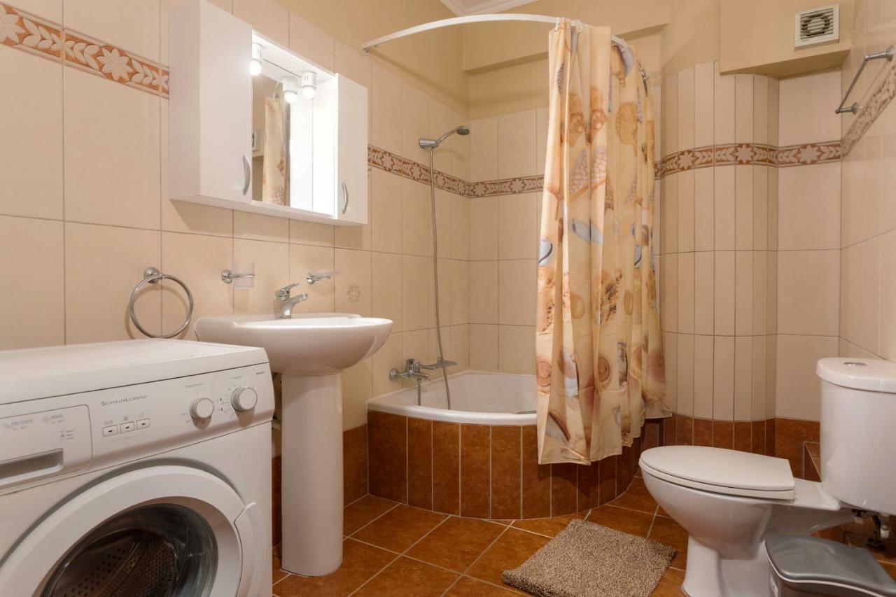 Venetico Beachfront & - 2 Bedroom Apartment *
