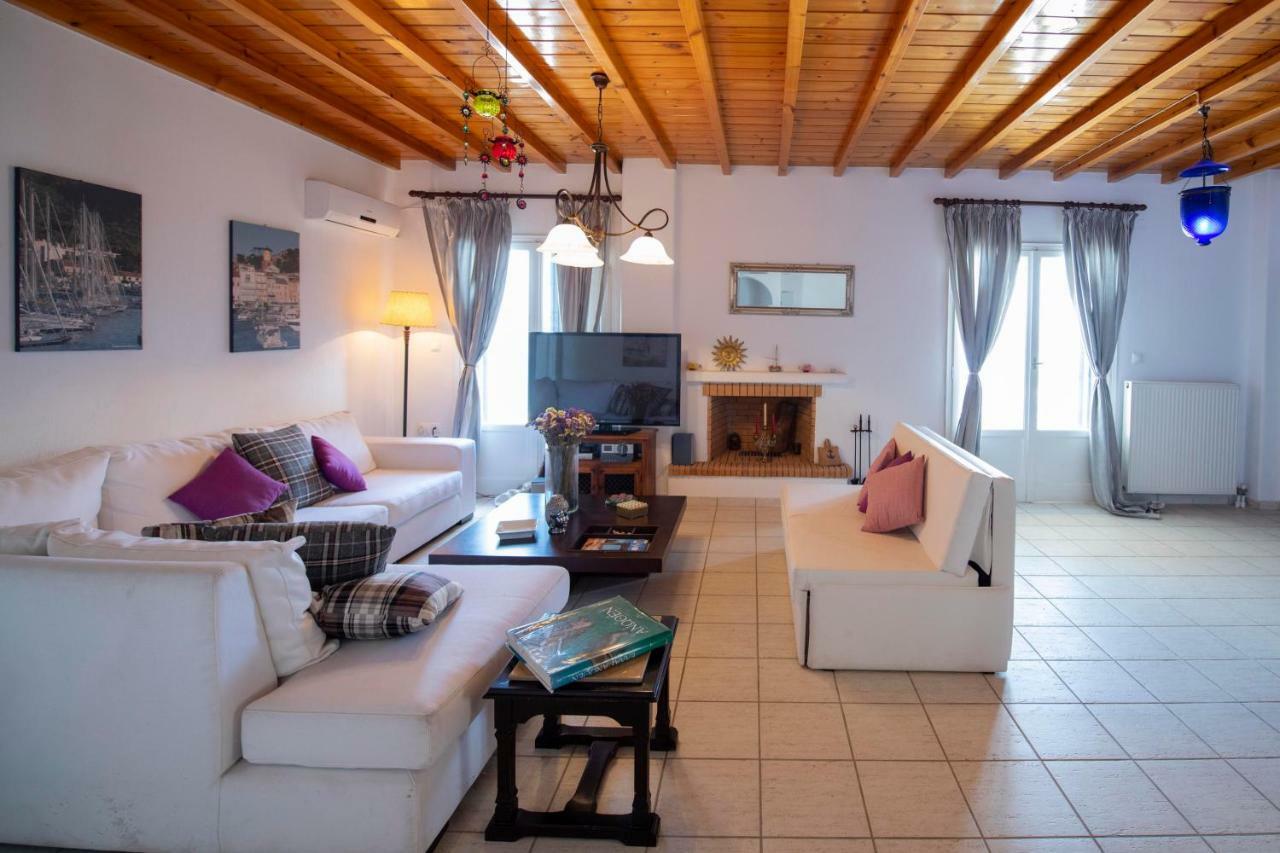 Siourdas Mykonos