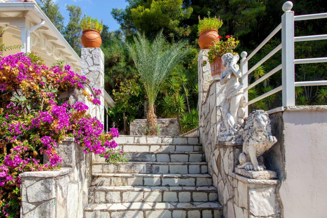 Vparaskevi Villa Nydri (Lefkada)