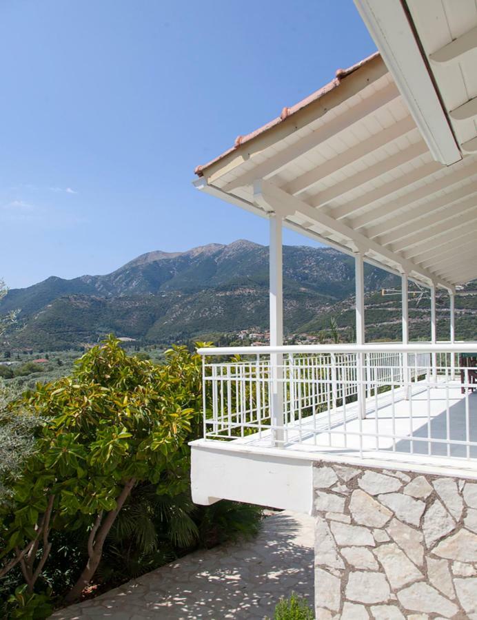 Vparaskevi Nydri (Lefkada)