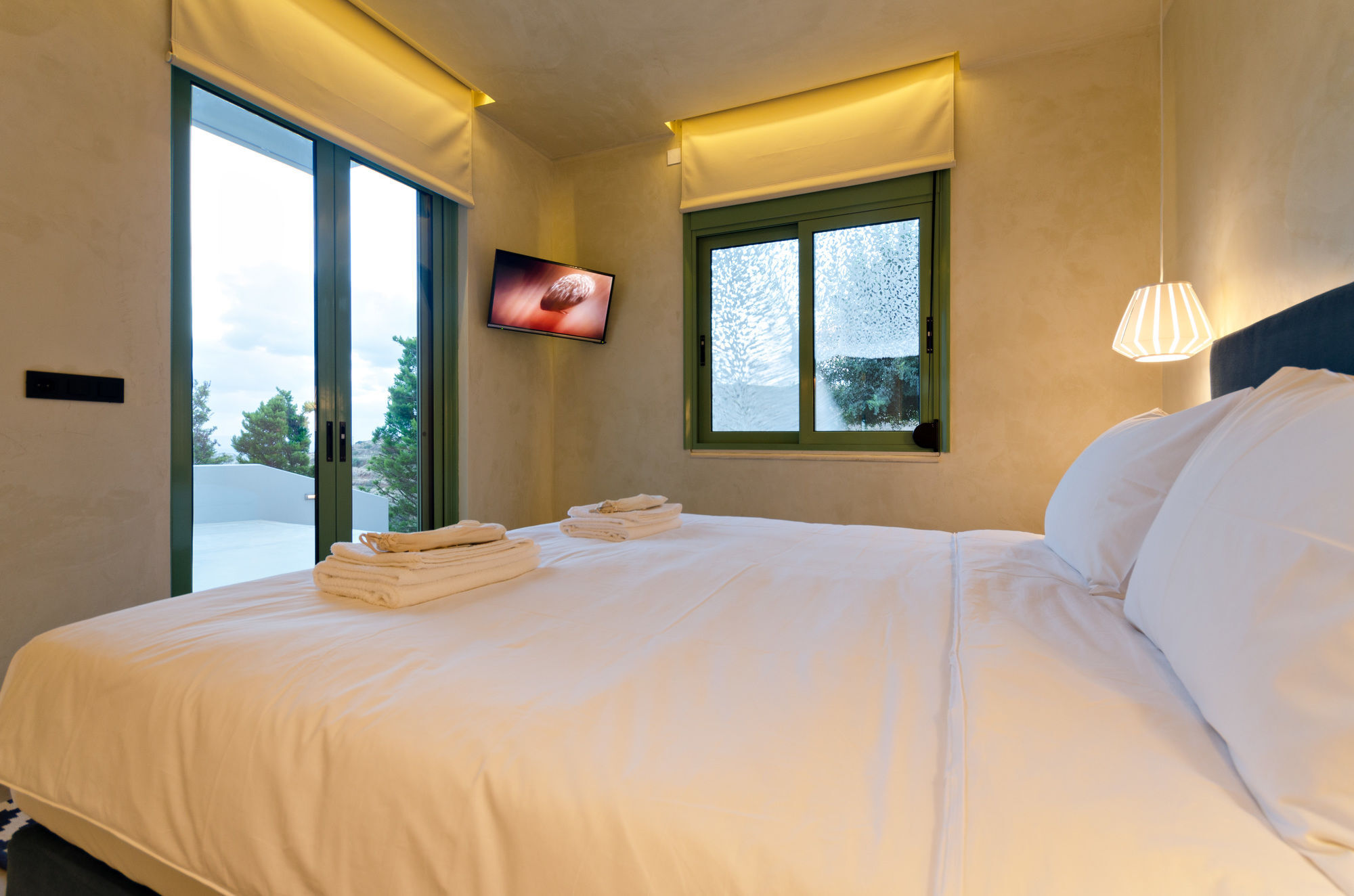 Mama La Roosa Luxury Retreat Villa