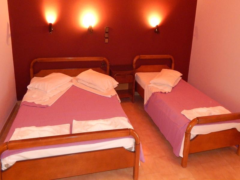 Aparthotel Petania &