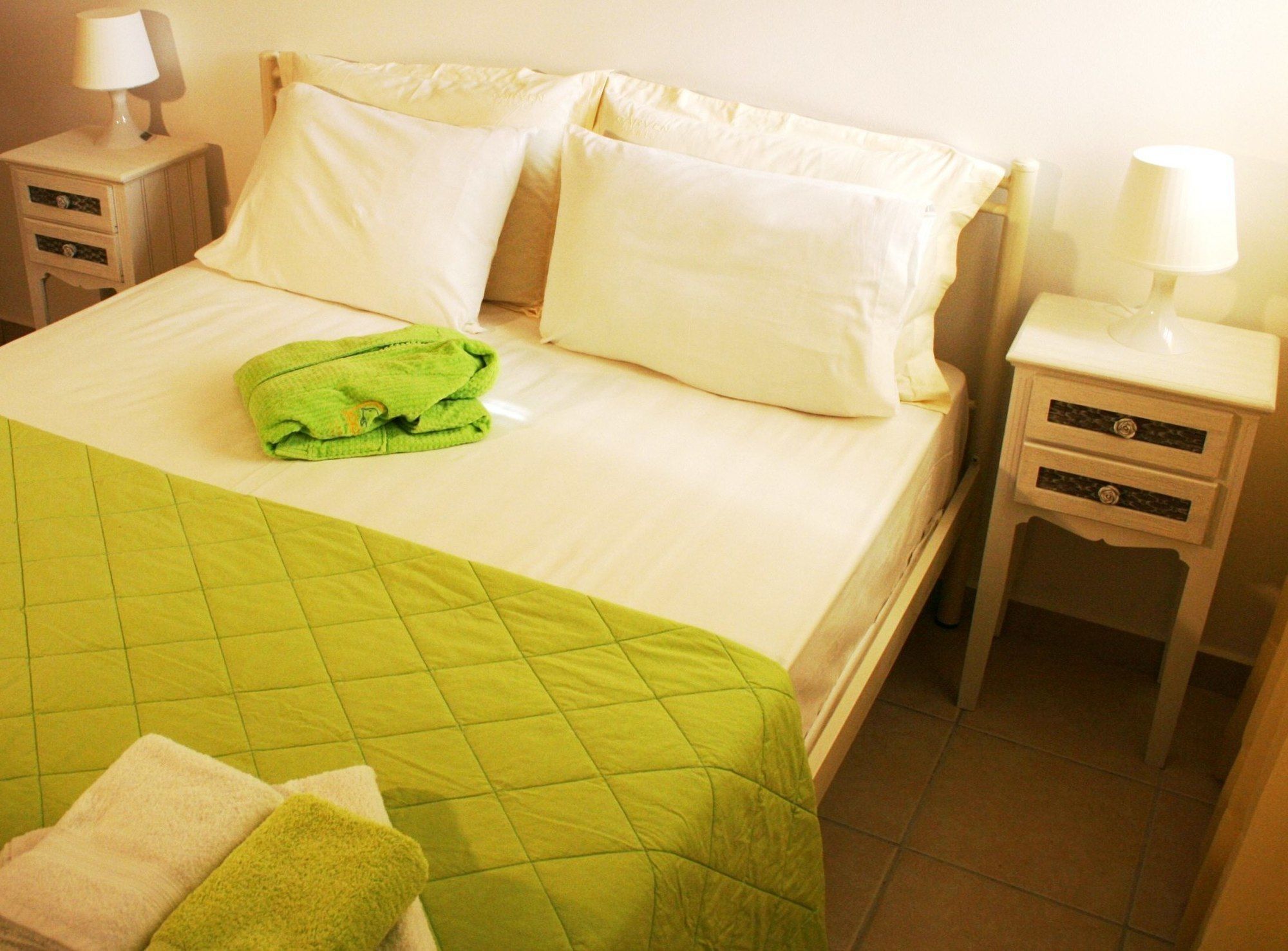 Lagoon View - Adults Only Apartment *