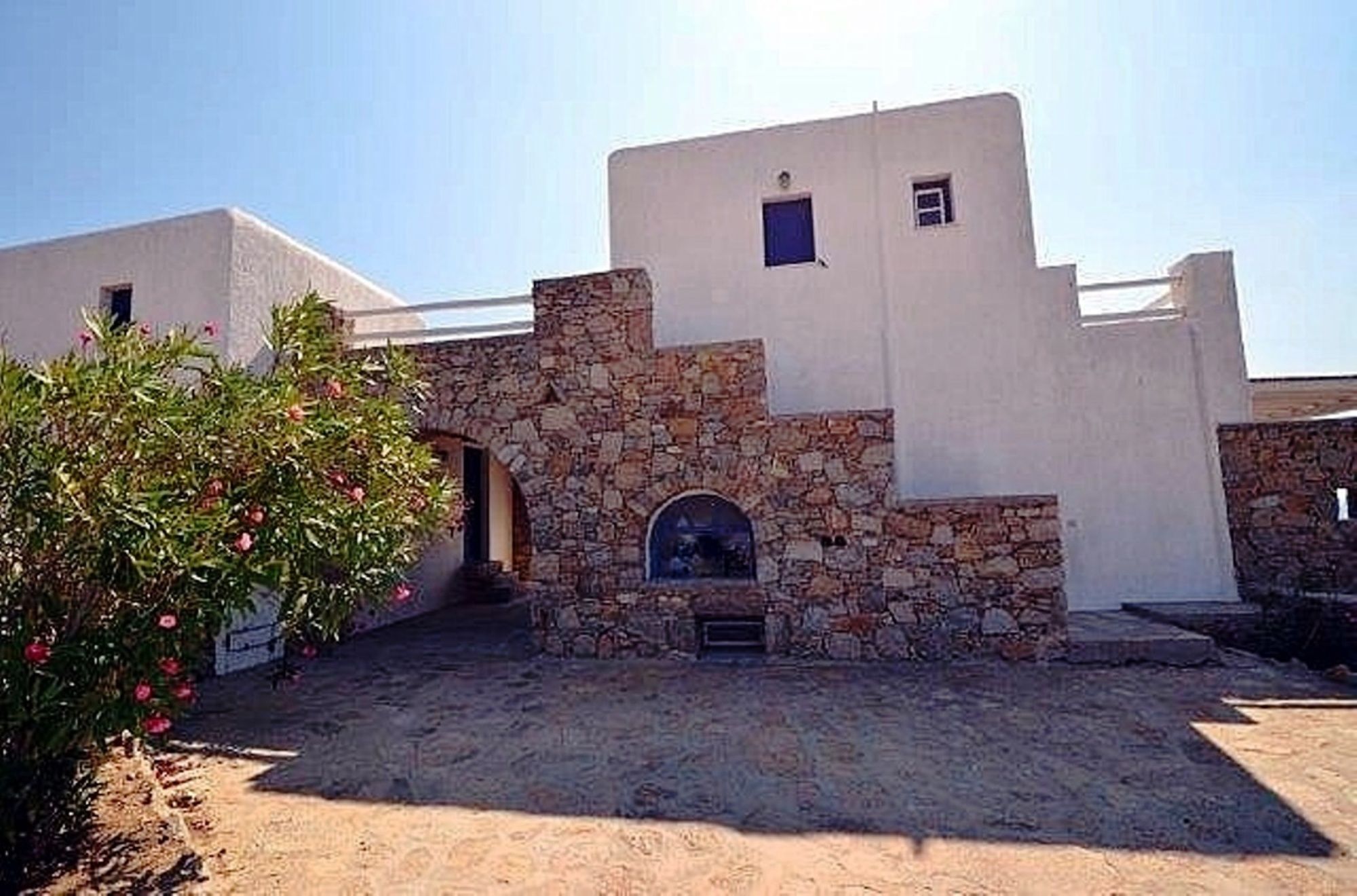 Atlantis Aparthotel 3*