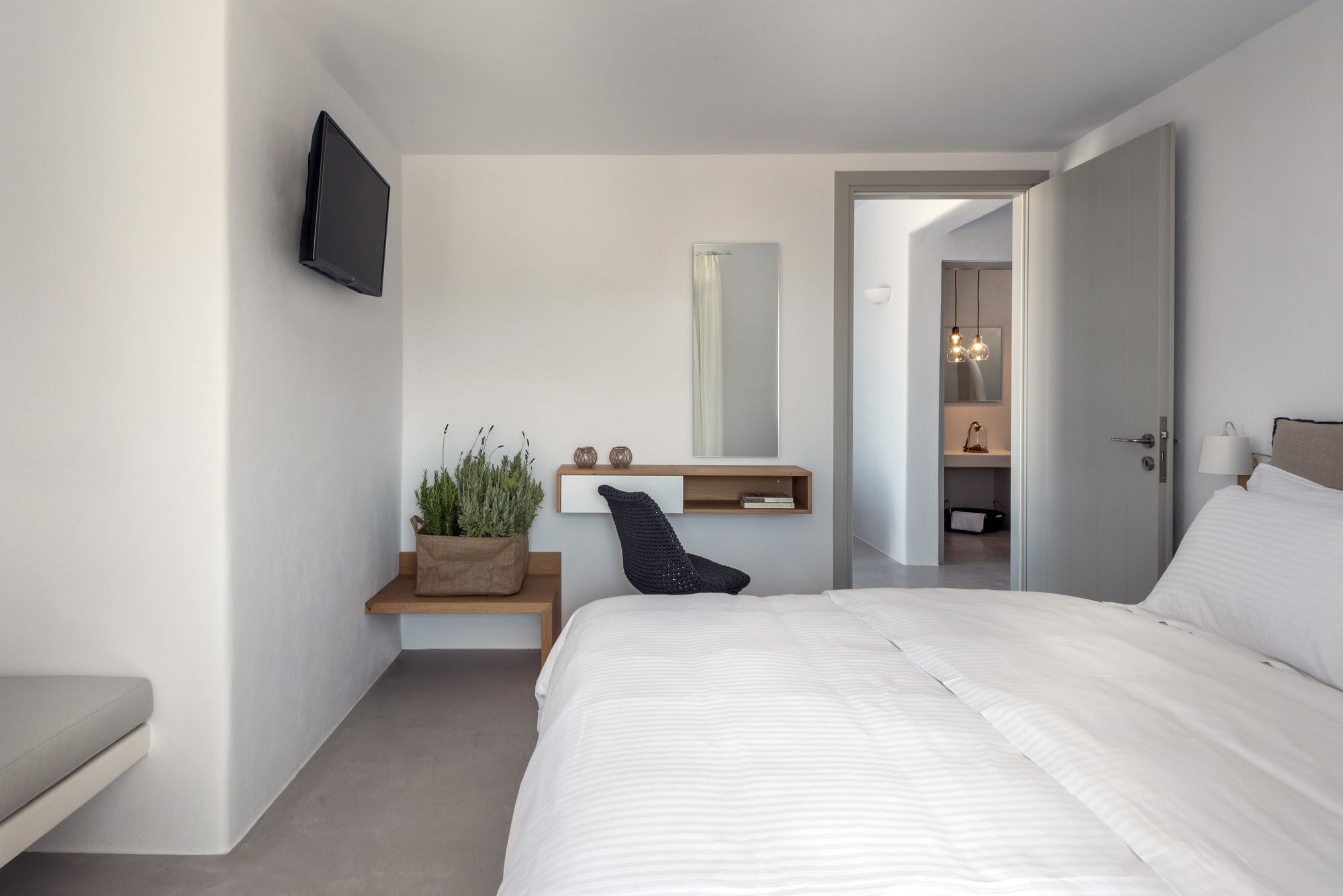 Seven * Glinado Naxos