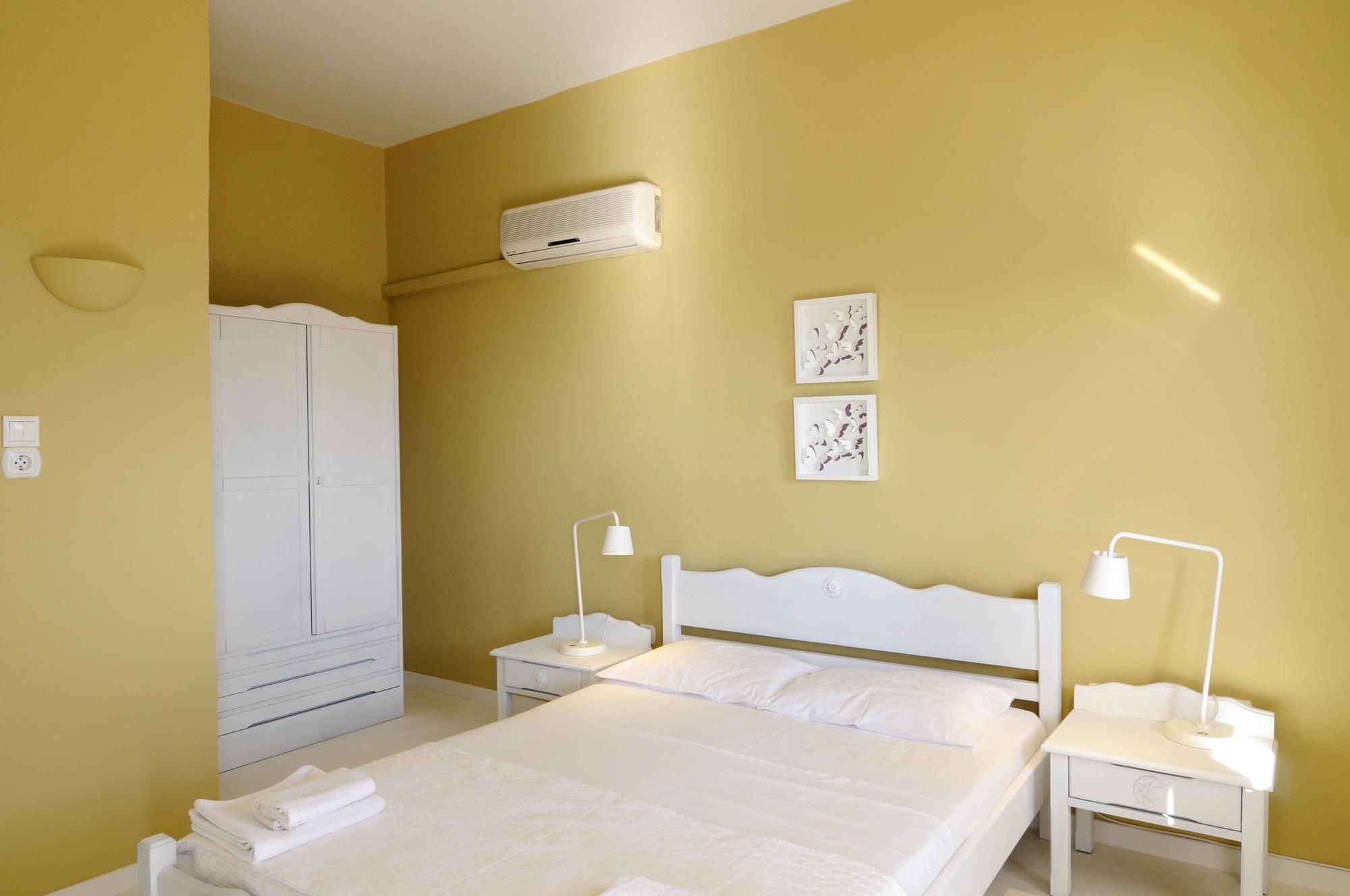 Guest house Kymothoi & Pool Bar