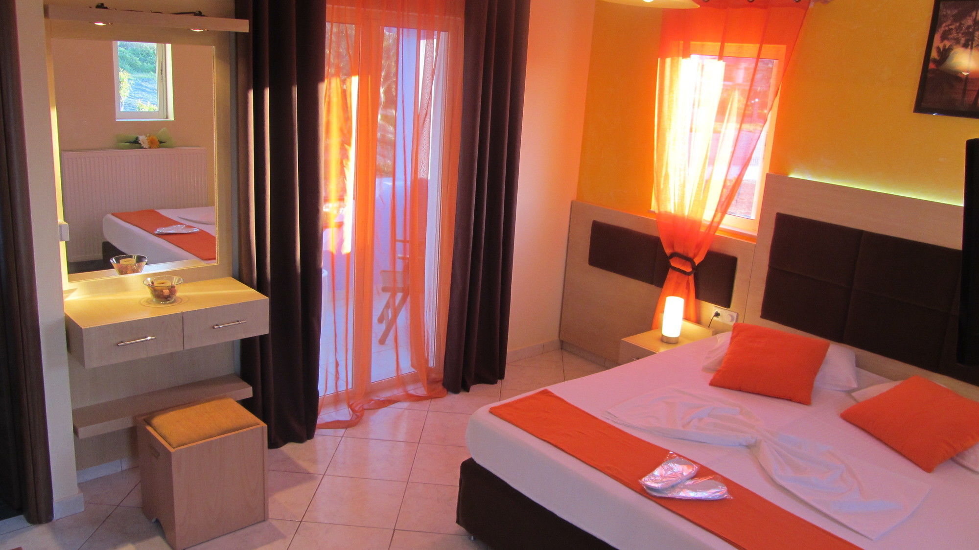 Shine Apartment *