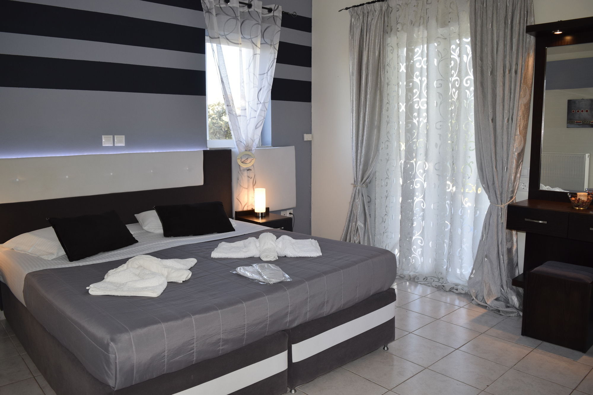 Shine Apartment