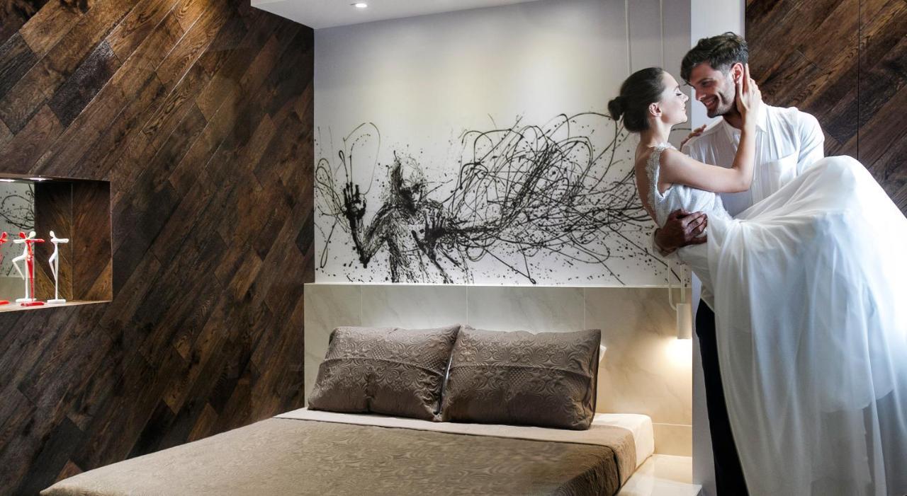 Privee Santorini Hotel