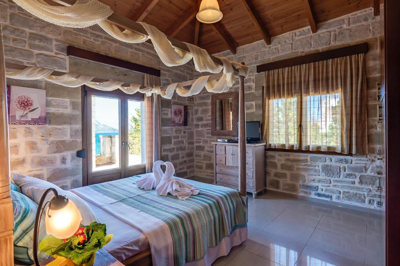 Hectoras In By Apokoronas-villas Villa