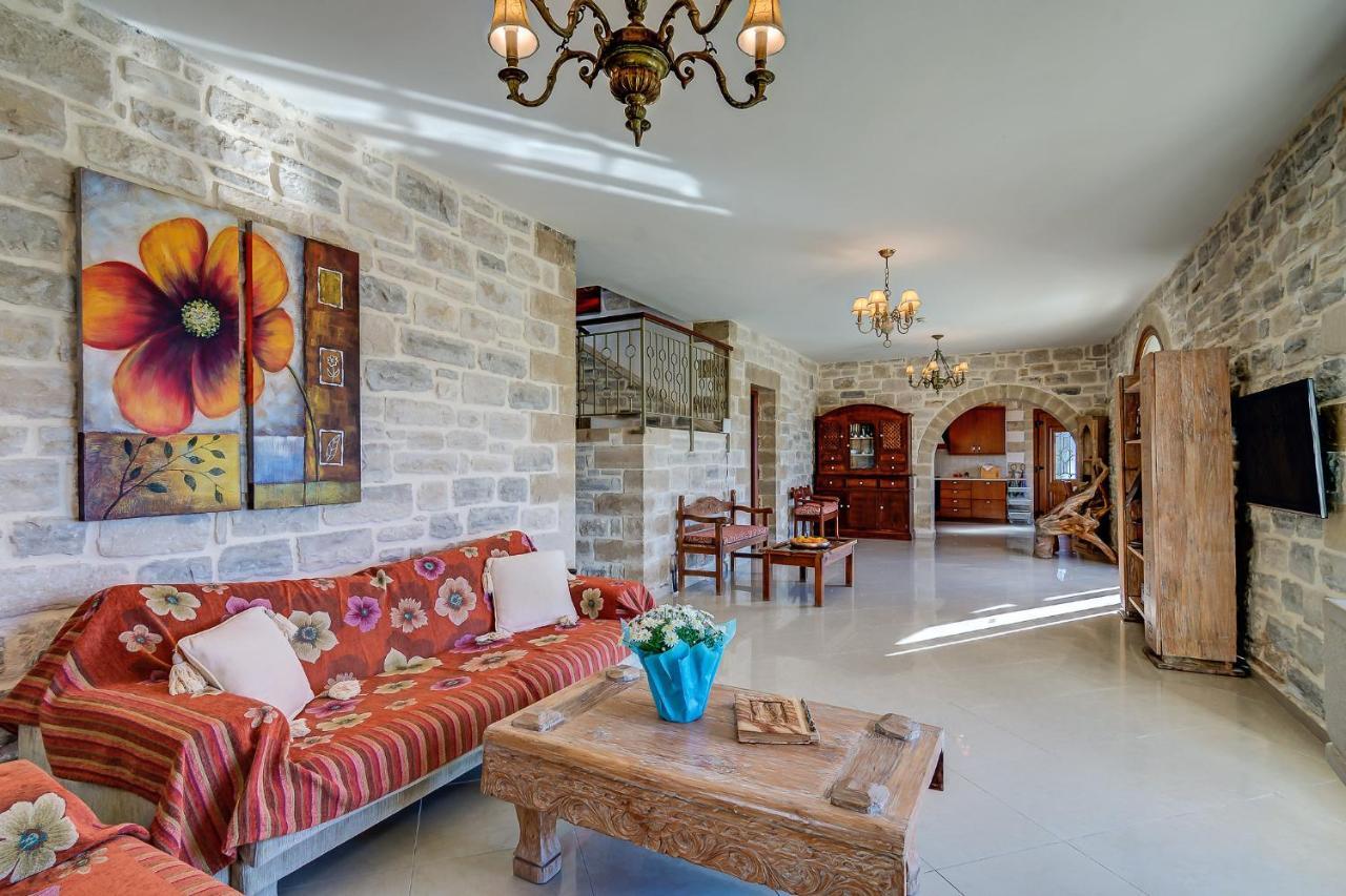 Villa Hectoras In By Apokoronas-villas *