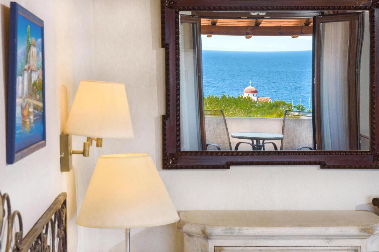 Leandros Hotel 3*