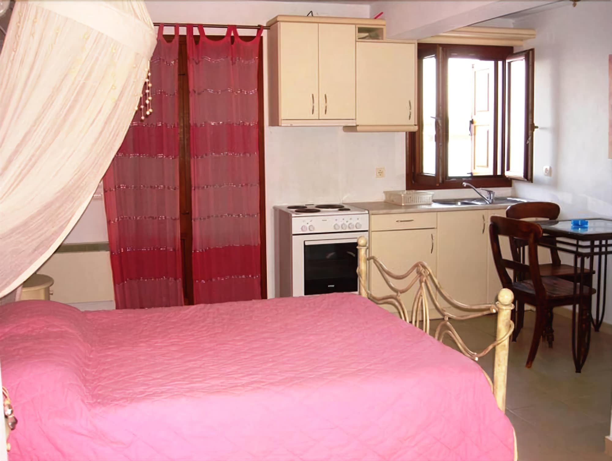 Loukia Apartment *