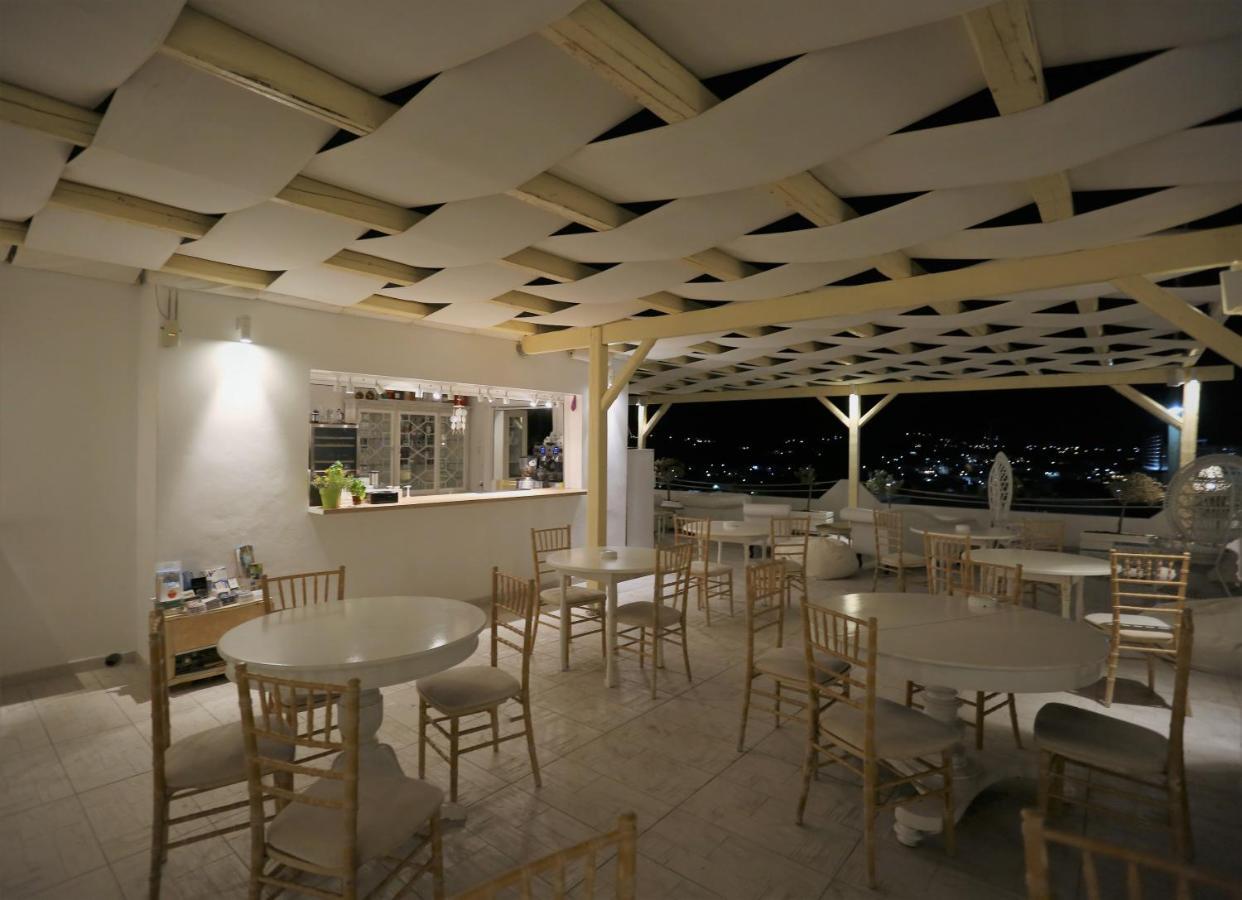 The White Adamantas (Milos)