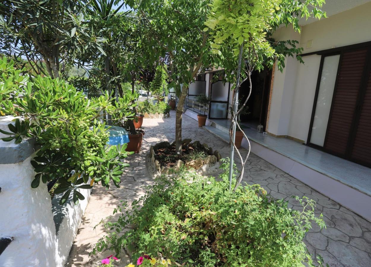 Dream Garden Apartment *
