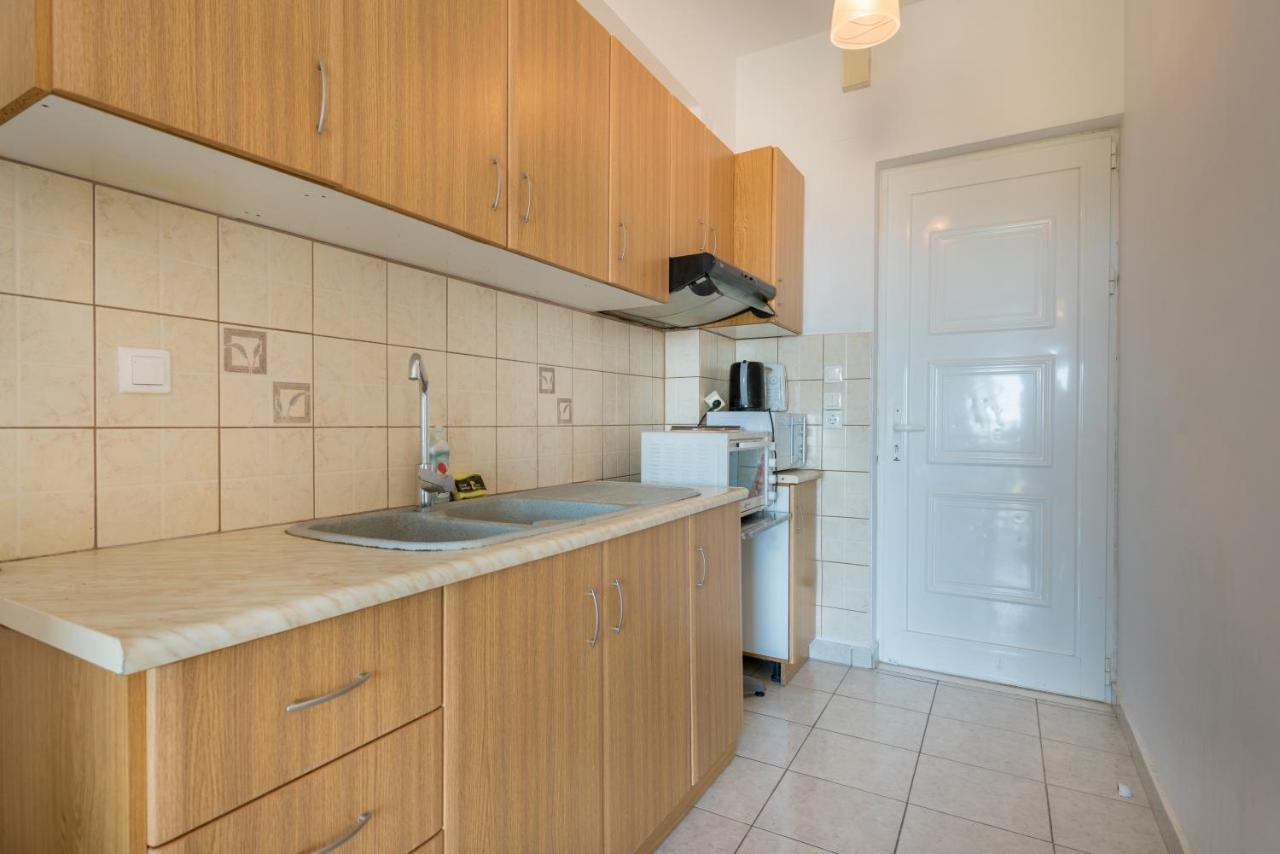 Yiannis Apartment *