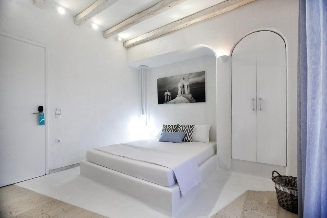 Privee Santorini Perissa (Santorini)