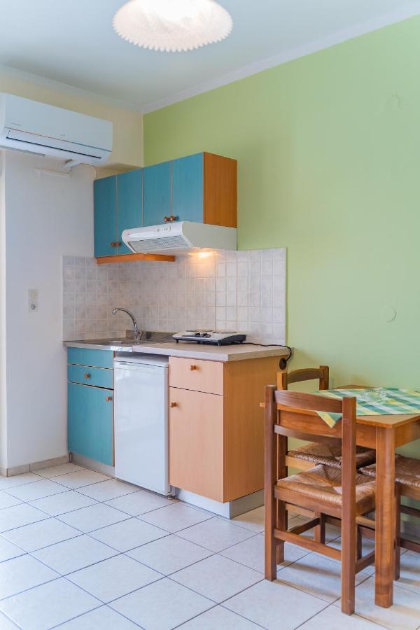 Aparthotel Matthias Adelianos Kampos