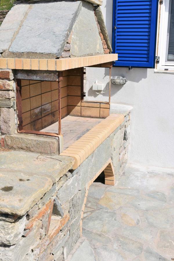 The Stone House In The Area Of Kampi, Koundouros * Ioulis