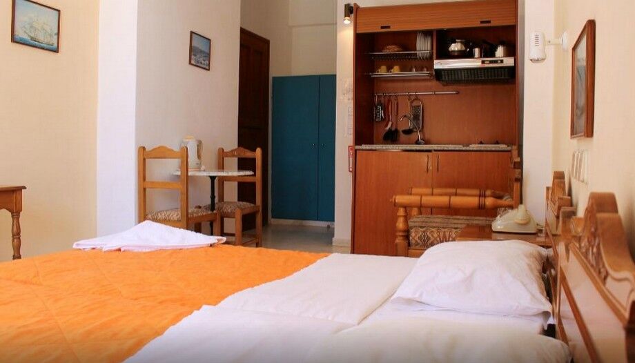 Hotel Alia Kamari (Santorini)