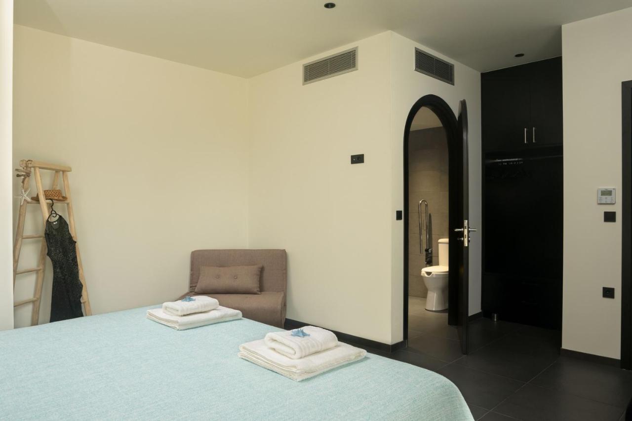 - Asteri Polemarchi Villa Tavronitis (Crete)