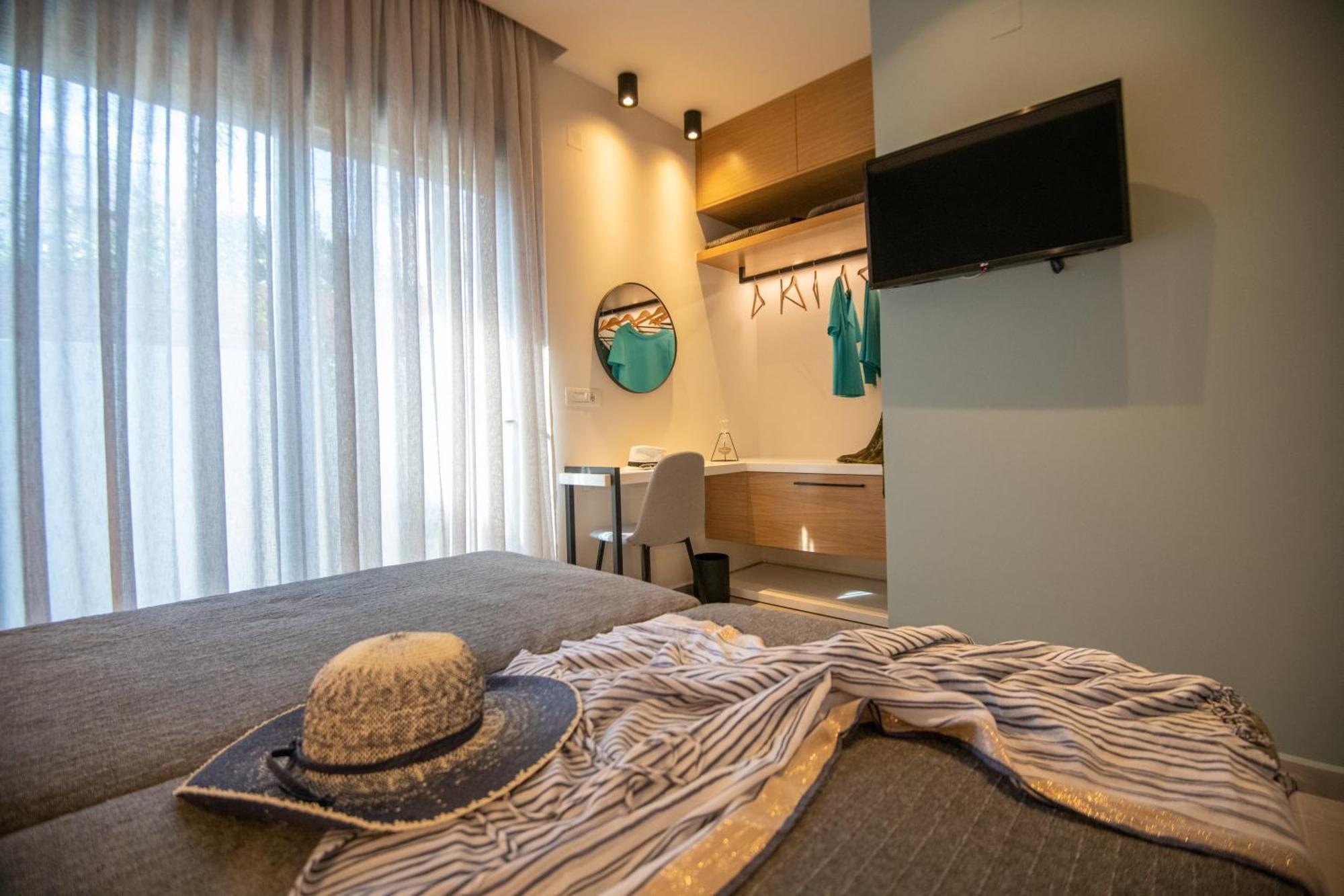 Lenico Seafront Villa Agia Pelagia (Crete)