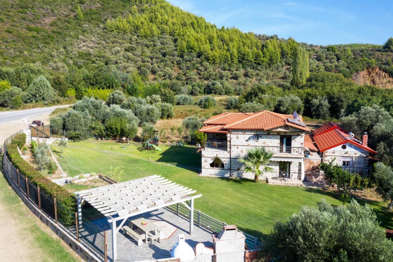 Guest house Niriides