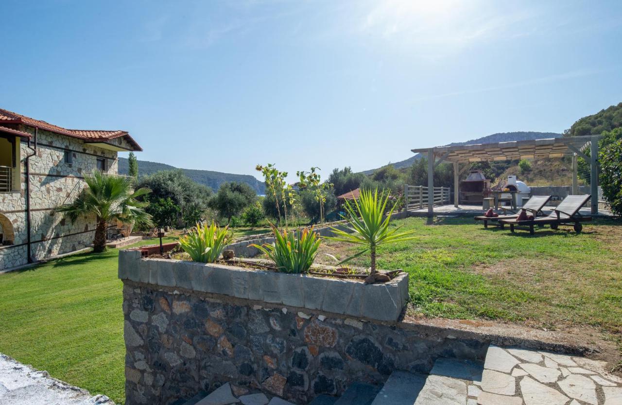 Guest house Niriides