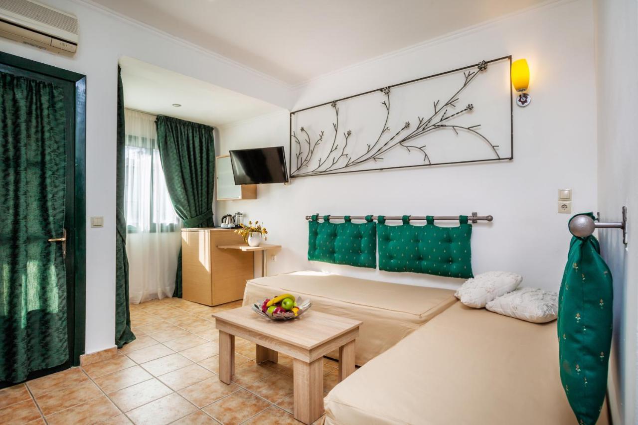 Hotel Philoxenia & 4*