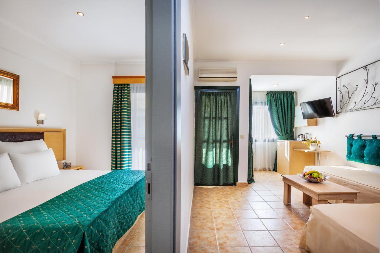 Hotel Philoxenia & 4*