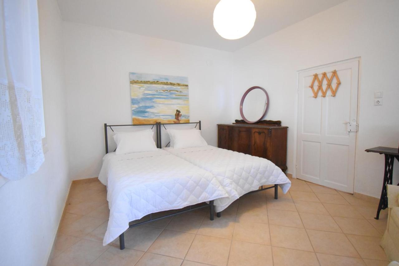 Barlee Front House, * Metamorfosi (Sithonia)